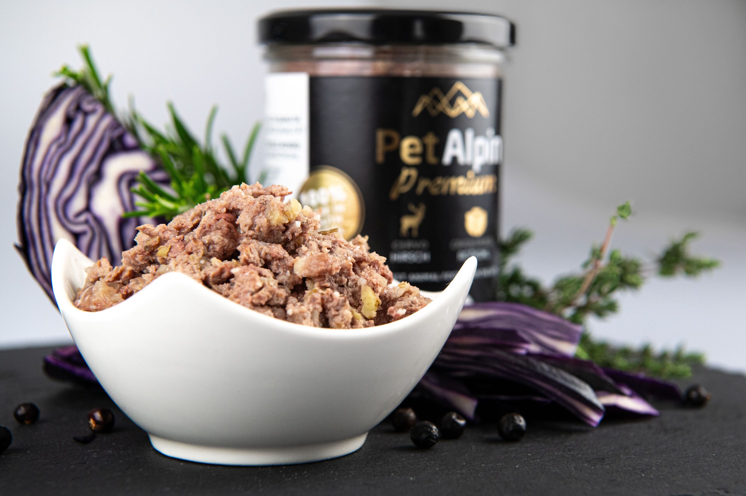 Gulasch mit Hirsch und Rotkohl – Bild 4